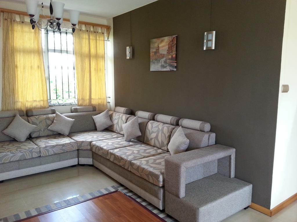 Krishangel Beach Apartment Flic-en-Flacq Εξωτερικό φωτογραφία