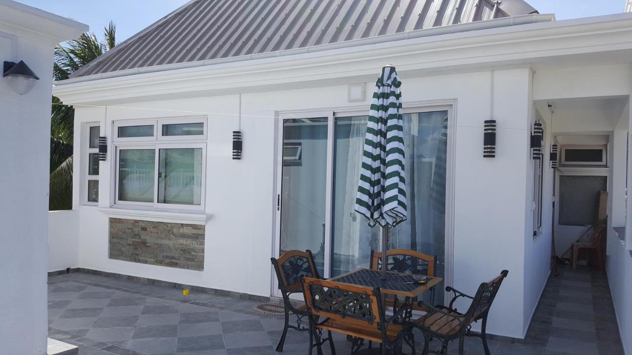 Krishangel Beach Apartment Flic-en-Flacq Εξωτερικό φωτογραφία