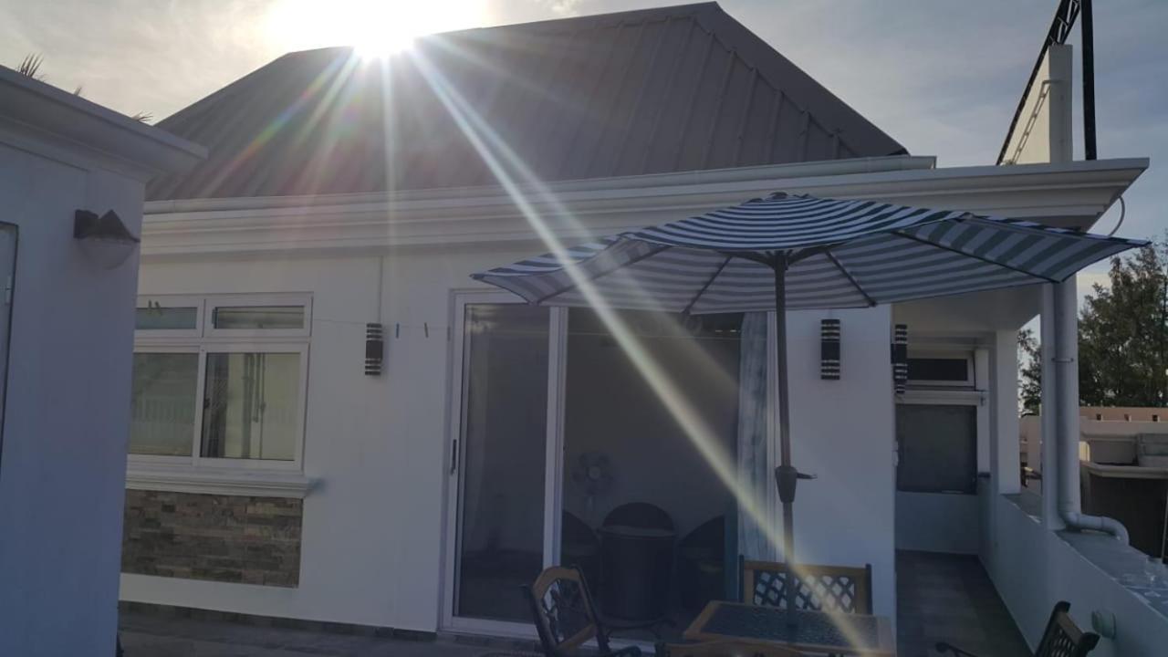Krishangel Beach Apartment Flic-en-Flacq Εξωτερικό φωτογραφία