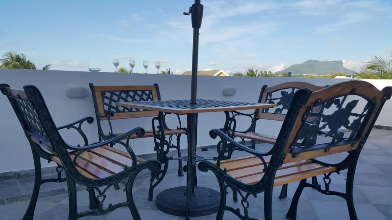 Krishangel Beach Apartment Flic-en-Flacq Εξωτερικό φωτογραφία
