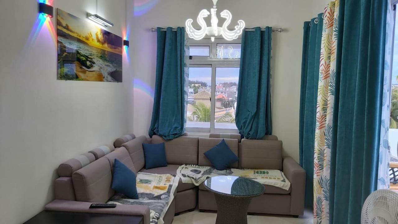 Krishangel Beach Apartment Flic-en-Flacq Εξωτερικό φωτογραφία